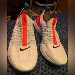 Women’s Nike Phantom React Size 8.5